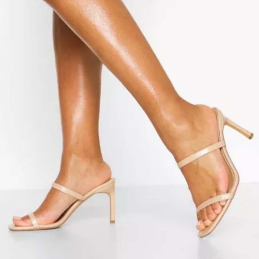 NWOT DOUBLE STRAP SQUARE TOE MULES